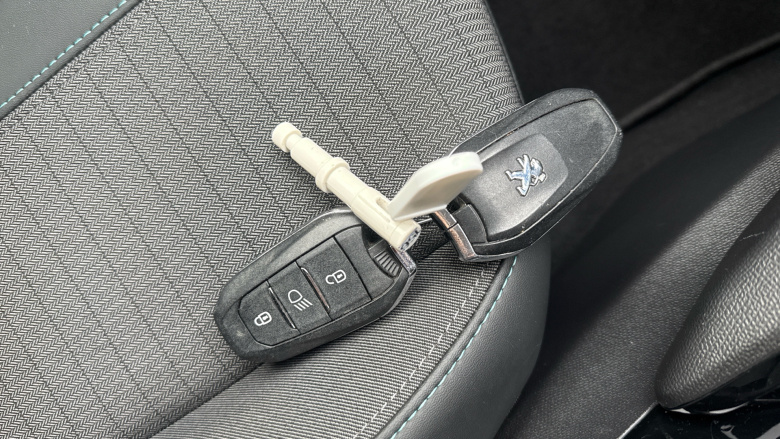 Peugeot 2008 1.2 PureTech Allure Premium 5dr Petrol Estate